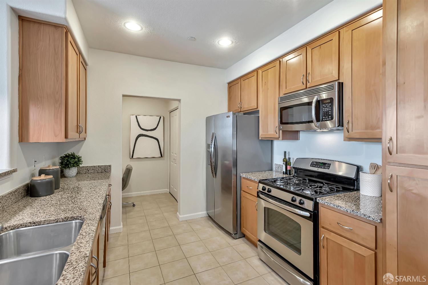 Detail Gallery Image 10 of 43 For 1388 Broadway #411,  Millbrae,  CA 94030 - 2 Beds | 2 Baths