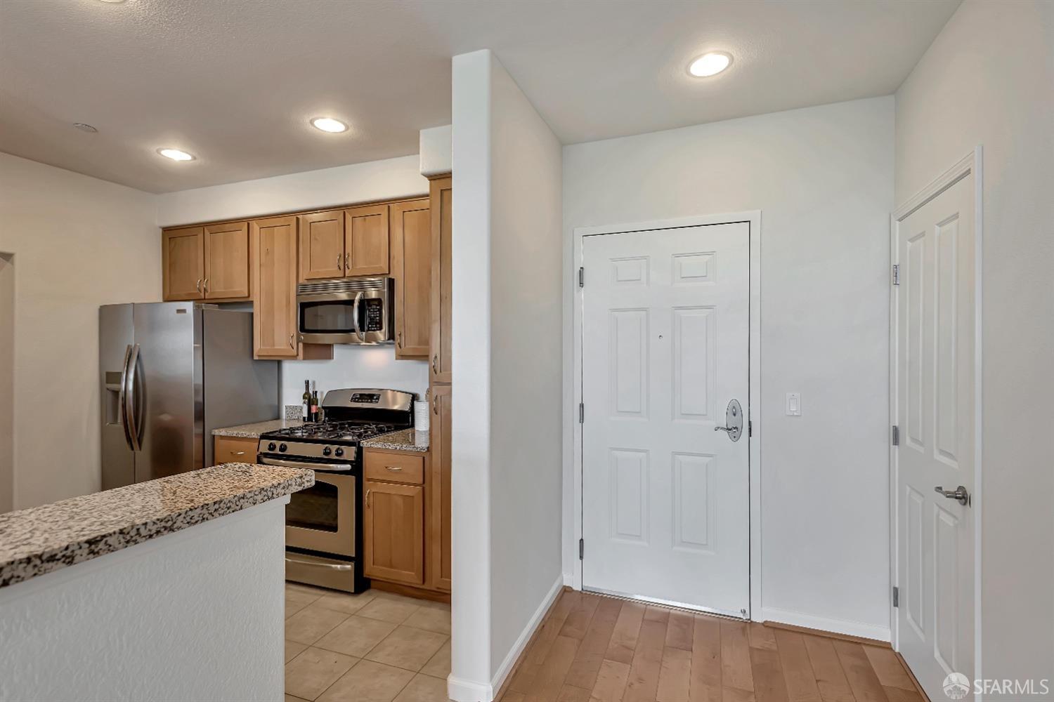 Detail Gallery Image 7 of 43 For 1388 Broadway #411,  Millbrae,  CA 94030 - 2 Beds | 2 Baths