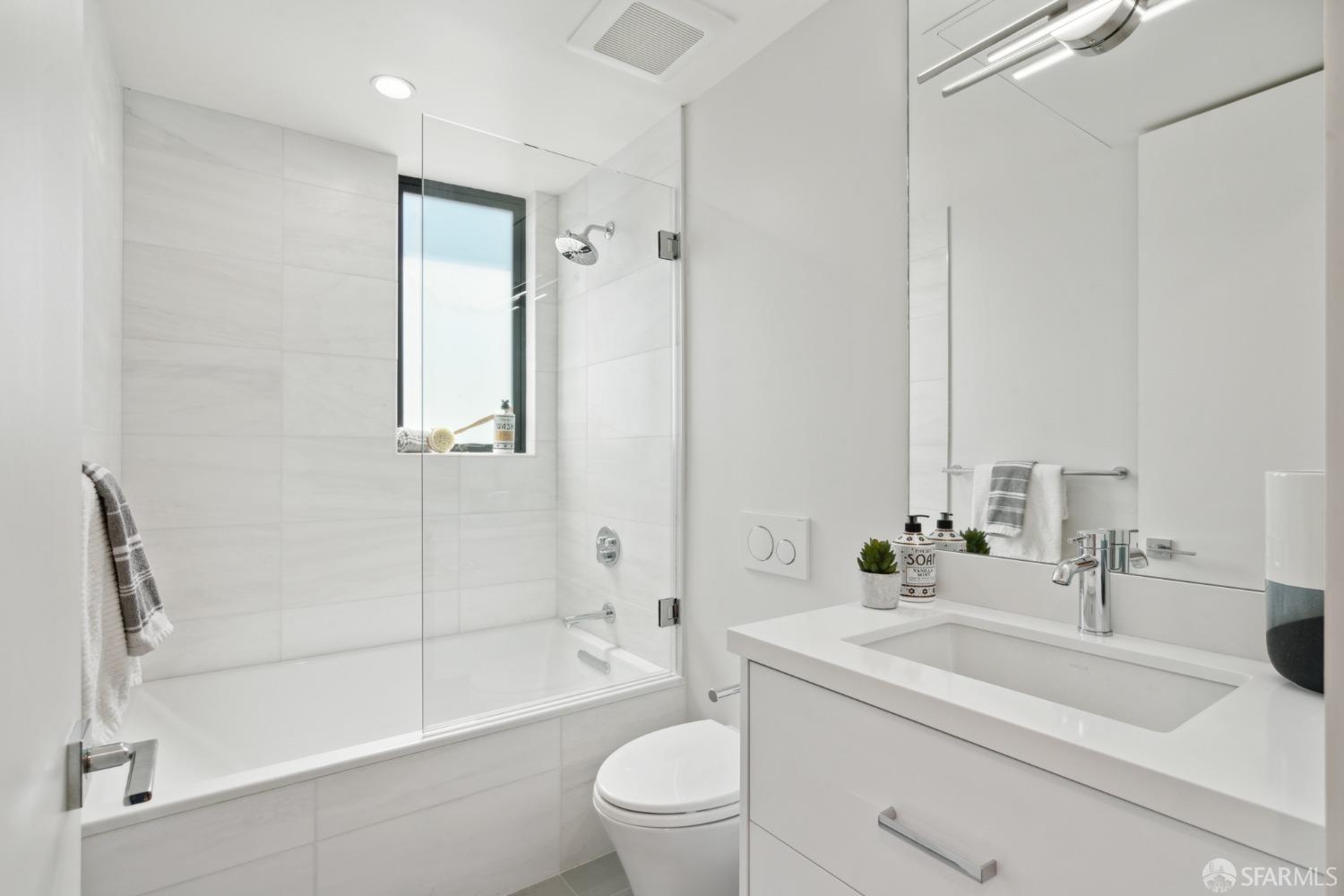 Detail Gallery Image 20 of 49 For 9 Joy St, San Francisco,  CA 94110 - 3 Beds | 3/2 Baths