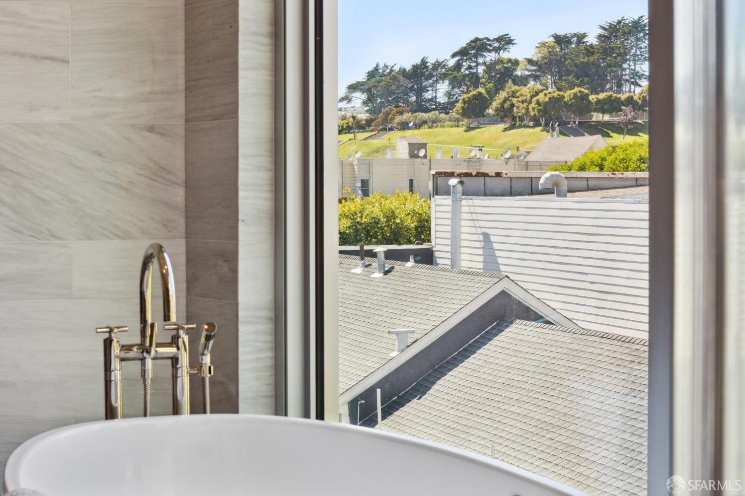 Detail Gallery Image 46 of 80 For 2121 Webster St Th2,  San Francisco,  CA 94115 - 3 Beds | 3/1 Baths
