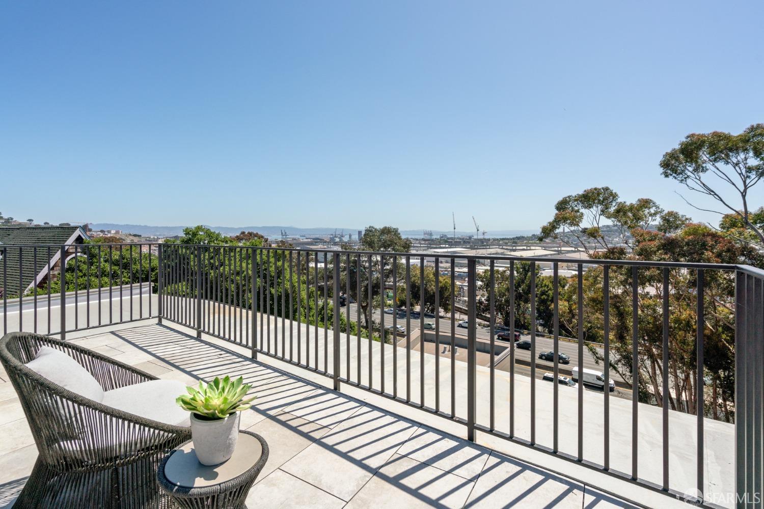 Detail Gallery Image 22 of 49 For 9 Joy St, San Francisco,  CA 94110 - 3 Beds | 3/2 Baths