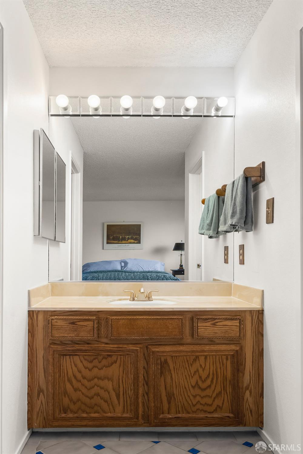 Detail Gallery Image 20 of 33 For 7 Clearview Ct, San Francisco,  CA 94124 - 2 Beds | 2 Baths
