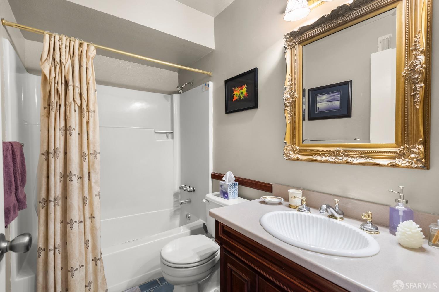 Detail Gallery Image 28 of 33 For 7 Clearview Ct, San Francisco,  CA 94124 - 2 Beds | 2 Baths