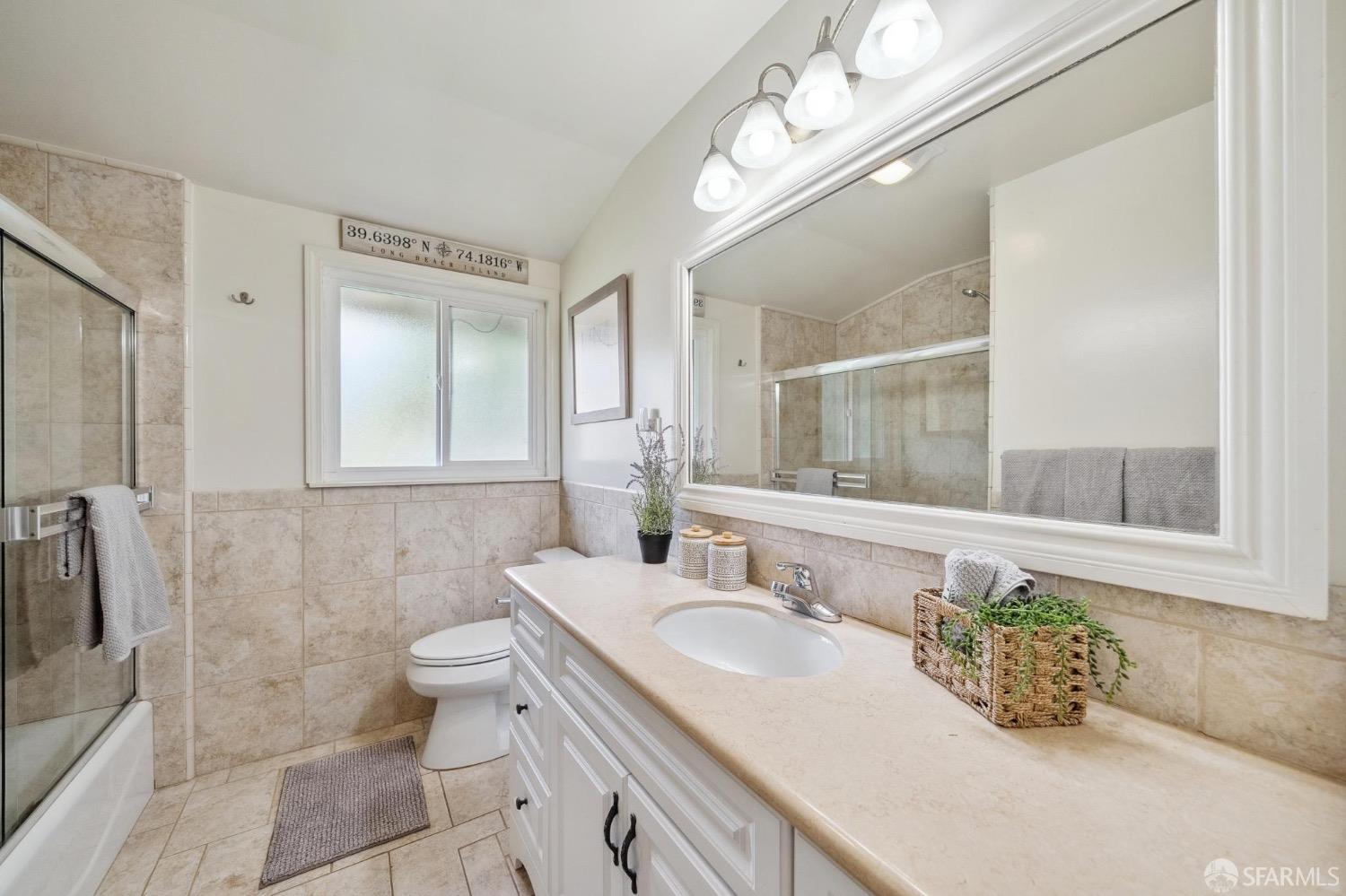 Detail Gallery Image 13 of 29 For 7 Rockwood Ct, San Mateo,  CA 94403 - 3 Beds | 2 Baths