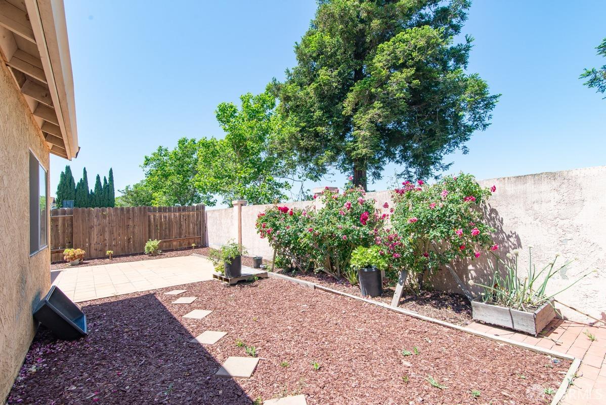 Detail Gallery Image 4 of 36 For 1705 Peachwillow St, Pittsburg,  CA 94565 - 3 Beds | 2 Baths