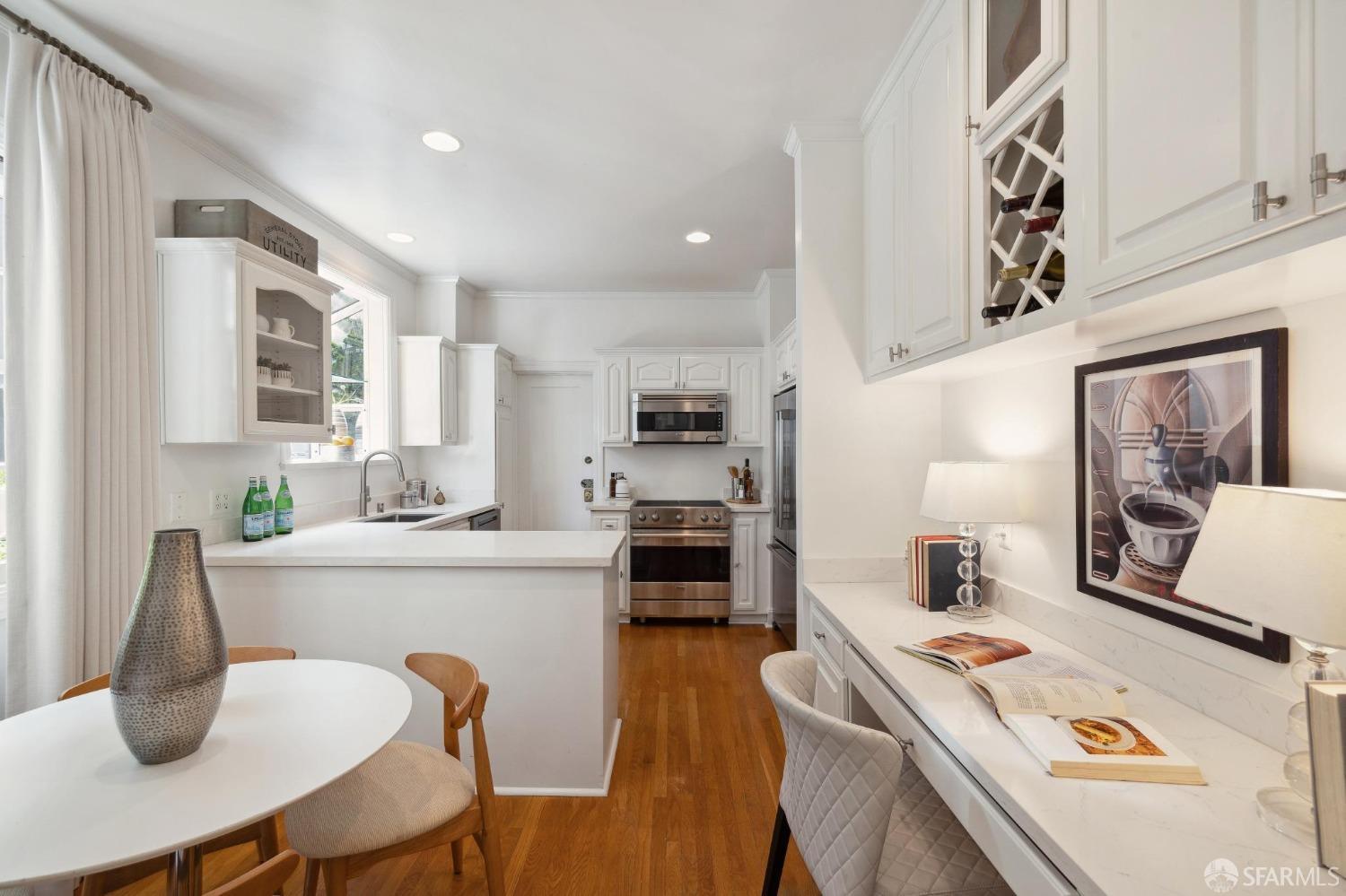 Detail Gallery Image 9 of 62 For 2856 Scott St #1,  San Francisco,  CA 94123 - 2 Beds | 1 Baths
