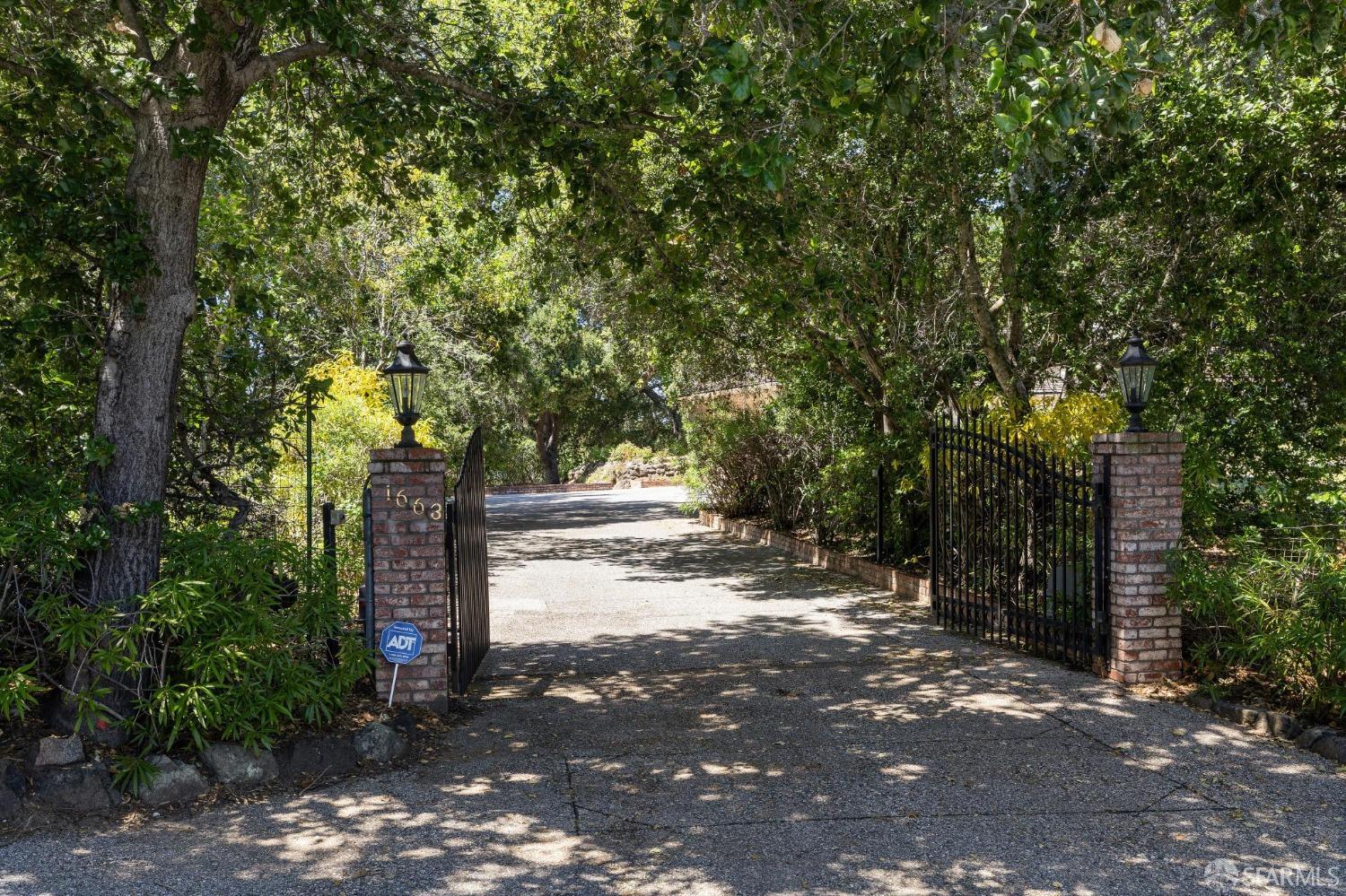 Detail Gallery Image 19 of 19 For 1663 Whitham Ave, Los Altos,  CA 94024 - 4 Beds | 4 Baths