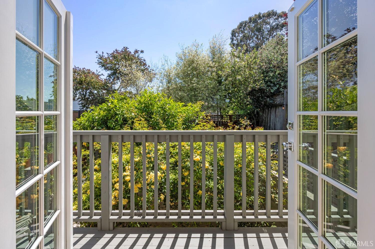 Detail Gallery Image 17 of 52 For 17 Costa St, San Francisco,  CA 94110 - 3 Beds | 2 Baths