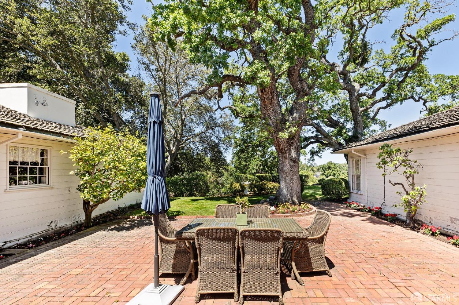 Detail Gallery Image 8 of 19 For 1663 Whitham Ave, Los Altos,  CA 94024 - 4 Beds | 4 Baths