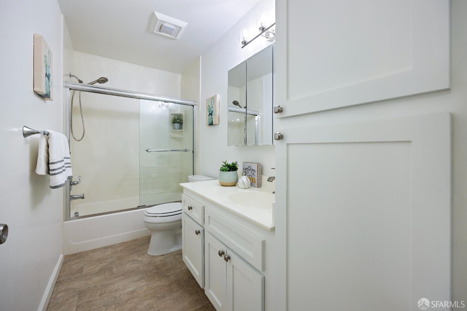 Detail Gallery Image 20 of 42 For 5455 Kirkwood Dr #G8,  Concord,  CA 94521 - 2 Beds | 1/1 Baths