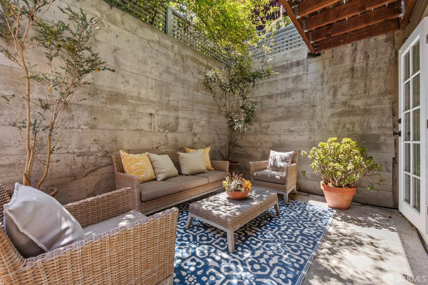 Detail Gallery Image 34 of 52 For 17 Costa St, San Francisco,  CA 94110 - 3 Beds | 2 Baths