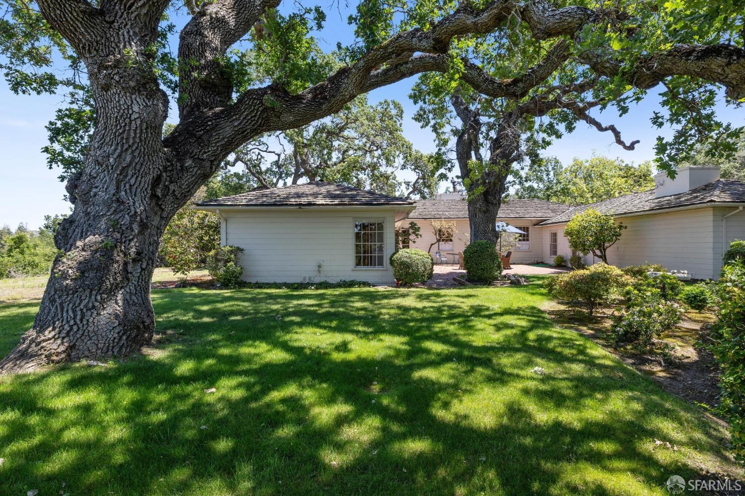 Detail Gallery Image 16 of 19 For 1663 Whitham Ave, Los Altos,  CA 94024 - 4 Beds | 4 Baths