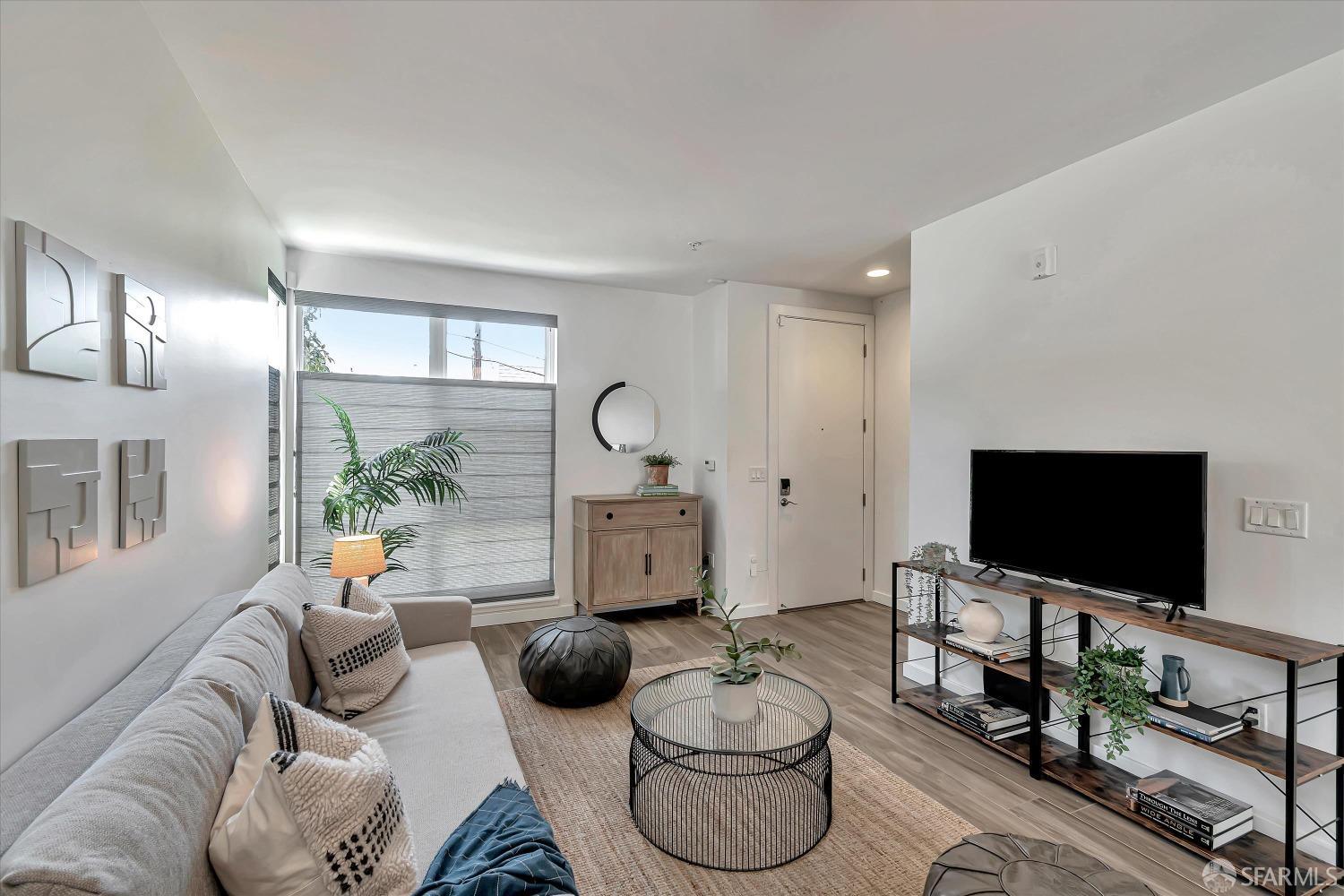 Detail Gallery Image 2 of 64 For 573 Donahue St, San Francisco,  CA 94124 - 2 Beds | 2 Baths