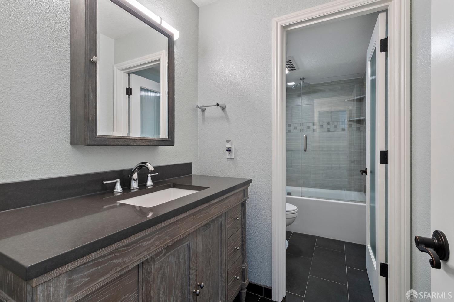Detail Gallery Image 8 of 19 For 1029 San Luis Cir #638,  Daly City,  CA 94014 - 1 Beds | 1 Baths