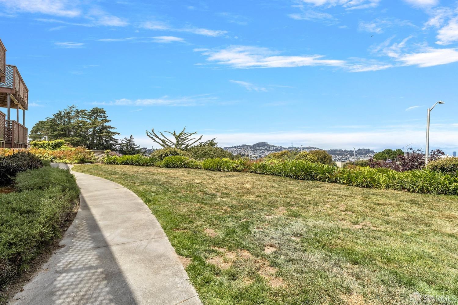 Detail Gallery Image 15 of 19 For 1029 San Luis Cir #638,  Daly City,  CA 94014 - 1 Beds | 1 Baths