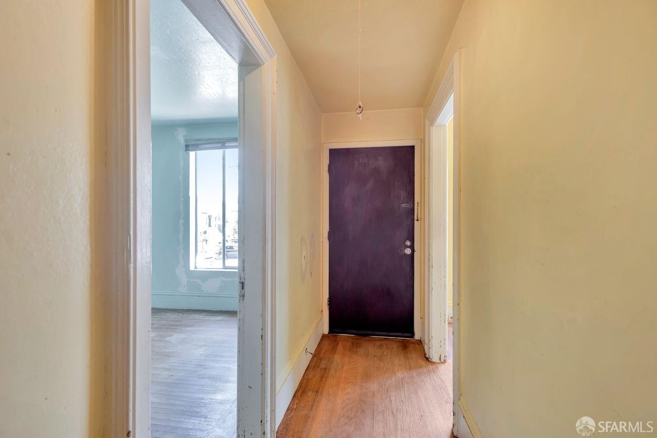 Detail Gallery Image 3 of 43 For 17 30th St, San Francisco,  CA 94110 - 2 Beds | 1 Baths