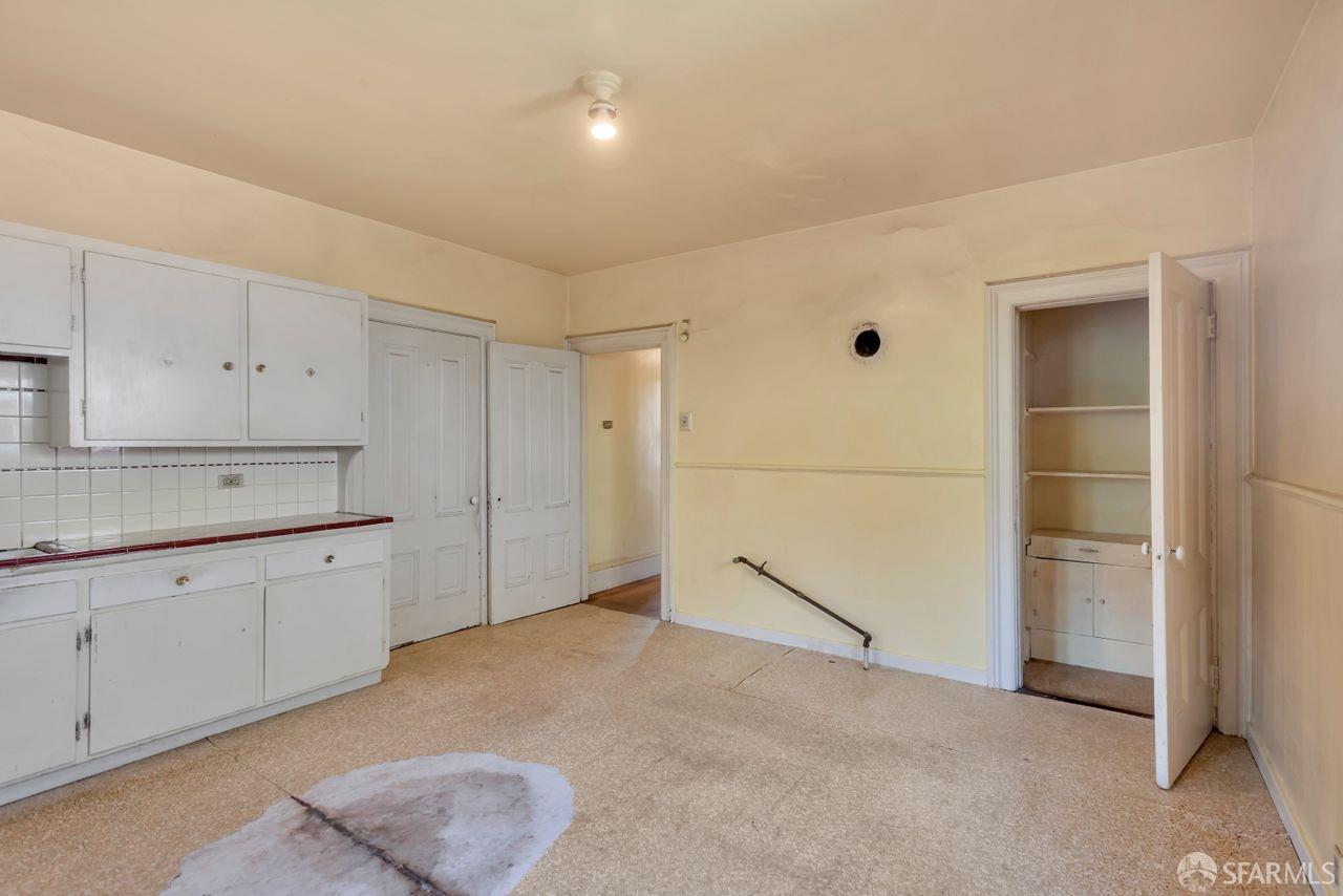 Detail Gallery Image 9 of 43 For 17 30th St, San Francisco,  CA 94110 - 2 Beds | 1 Baths