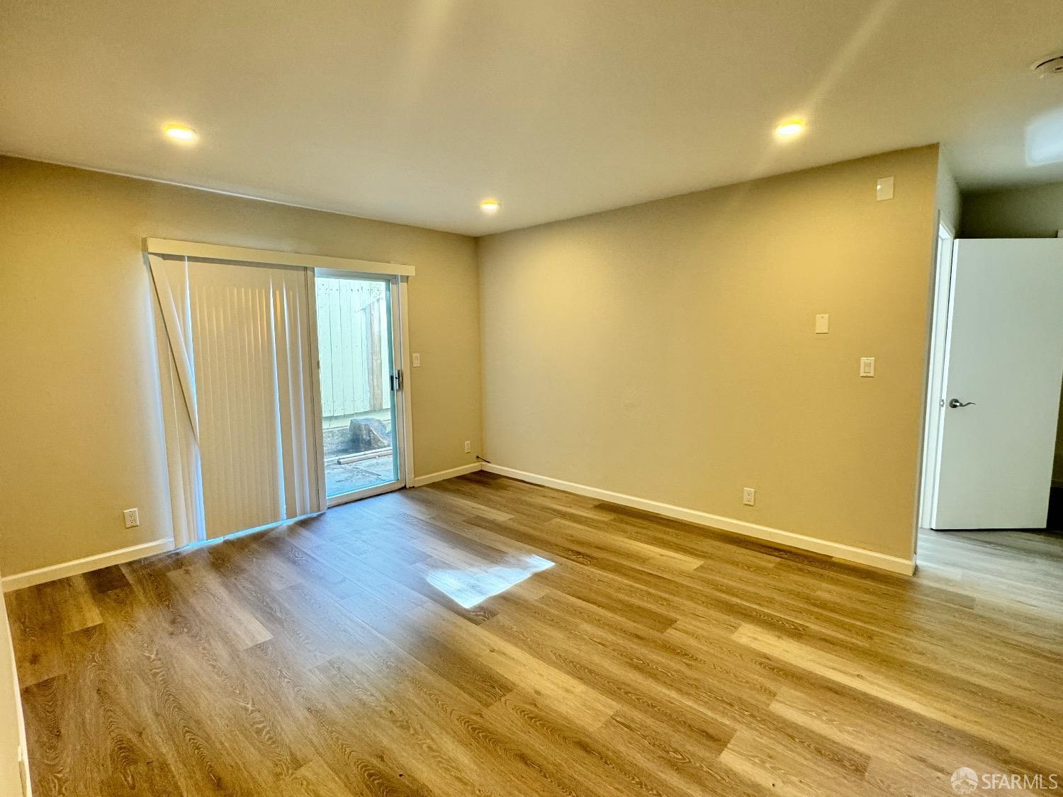 Detail Gallery Image 3 of 9 For 65 Lausanne Ave, Daly City,  CA 94014 - 1 Beds | 1 Baths