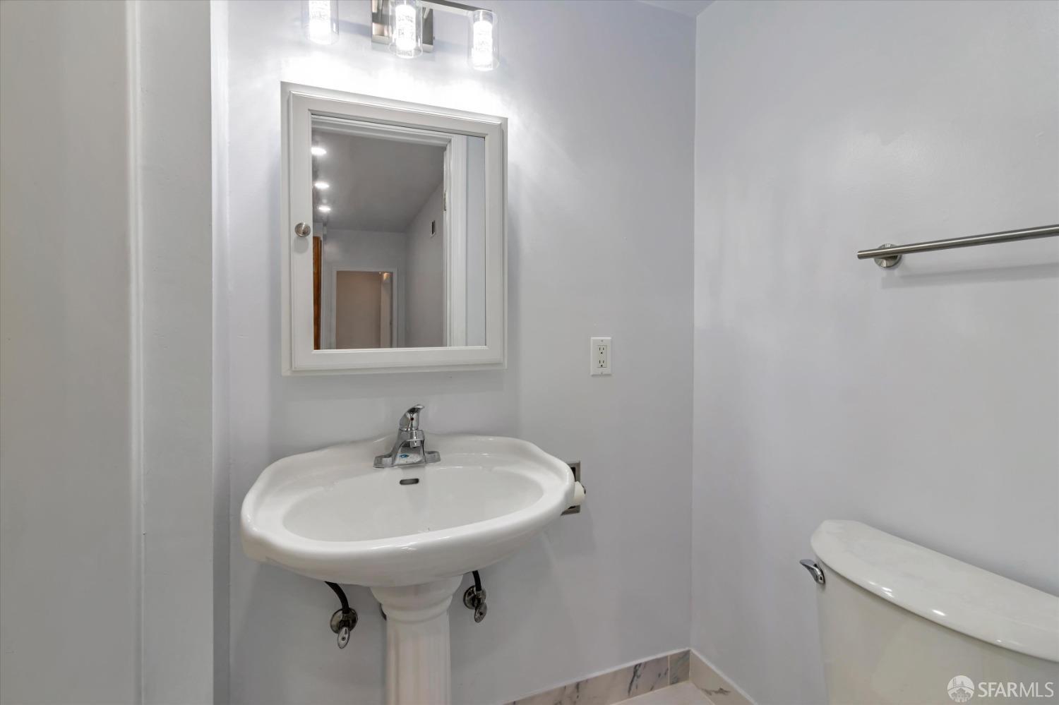 Detail Gallery Image 26 of 28 For 430 Foothill Blvd, Oakland,  CA 94606 - – Beds | – Baths