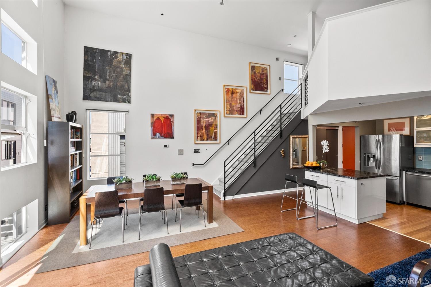 Photo #2: 424037067 Listing 