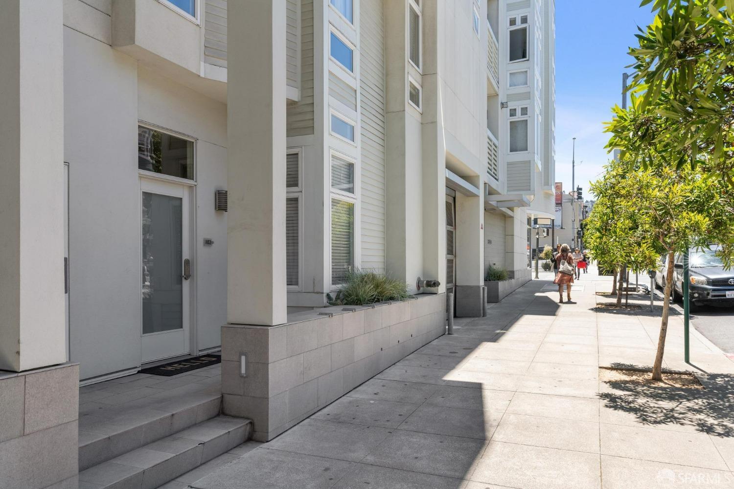 Photo #4: 424039462 Listing 