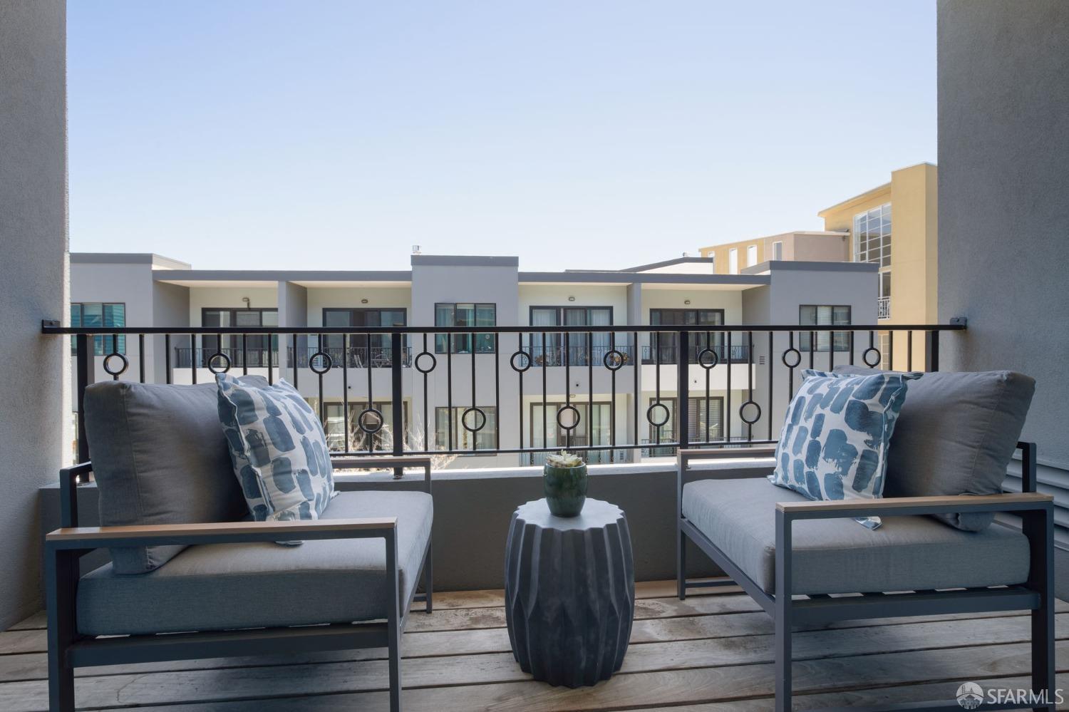 Photo #4: 424036892 Listing 