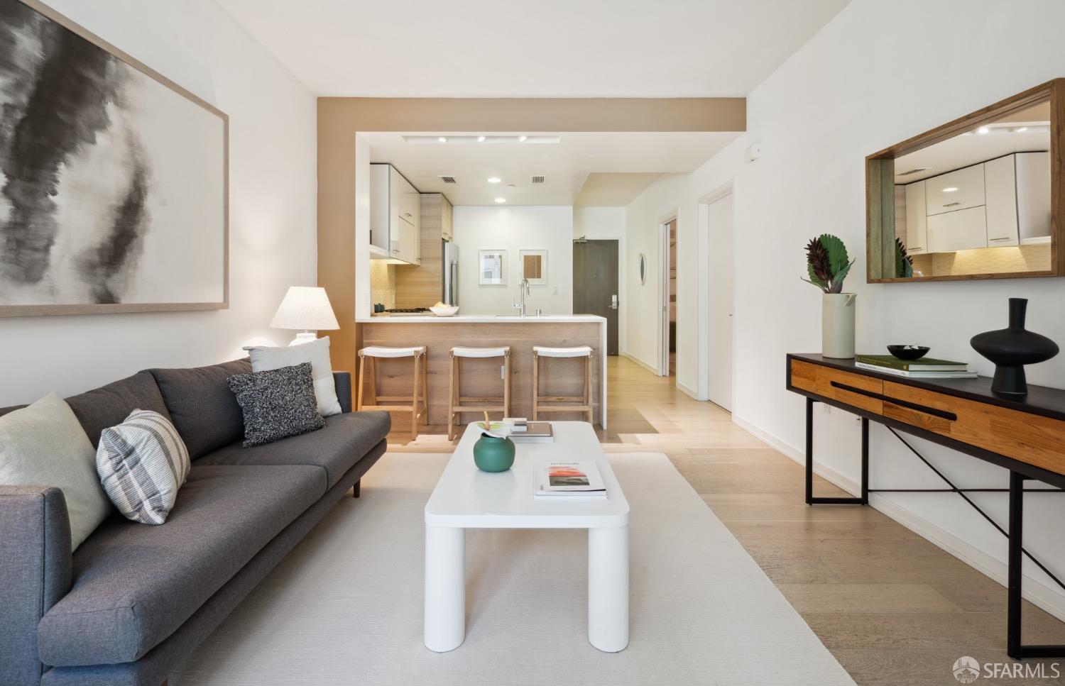 Photo #3: 424038830 Listing 