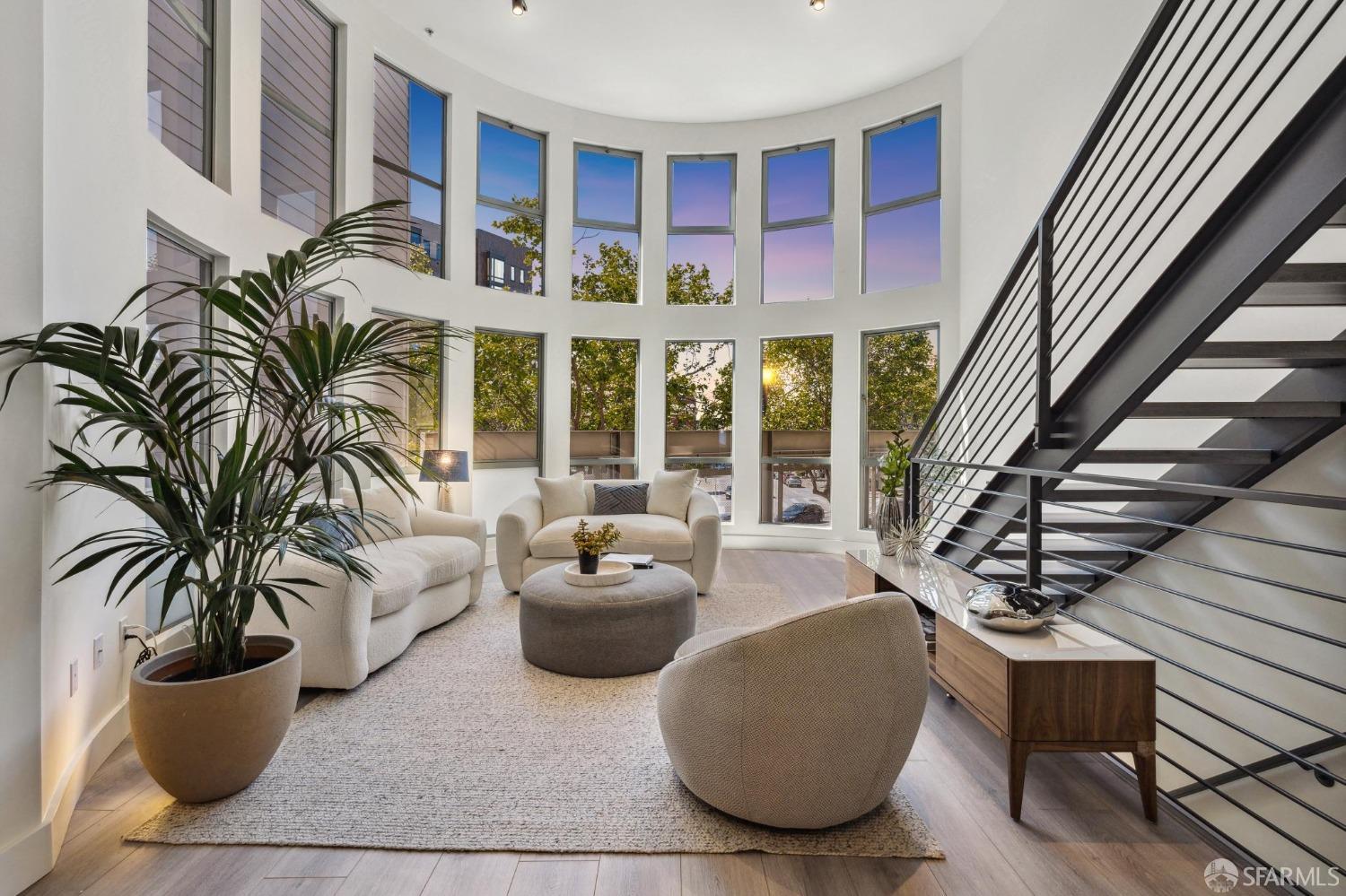 Photo #5: 424039820 Listing 