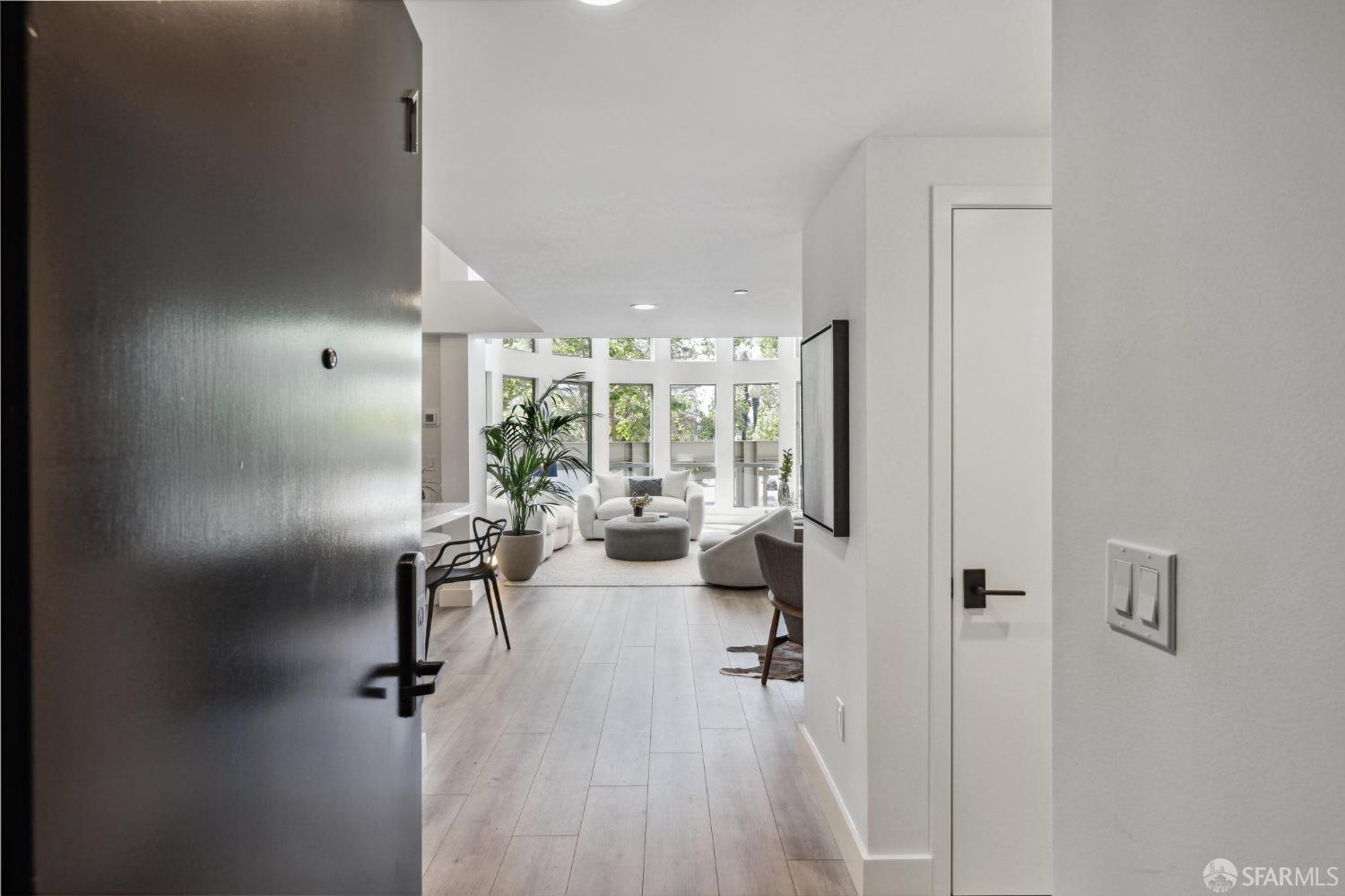 Photo #2: 424039820 Listing 
