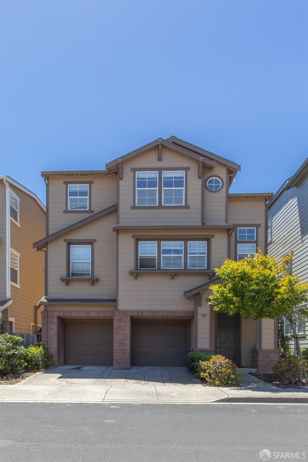 Detail Gallery Image 1 of 1 For 938 Martin Trl, Daly City,  CA 94014 - 4 Beds | 3/1 Baths