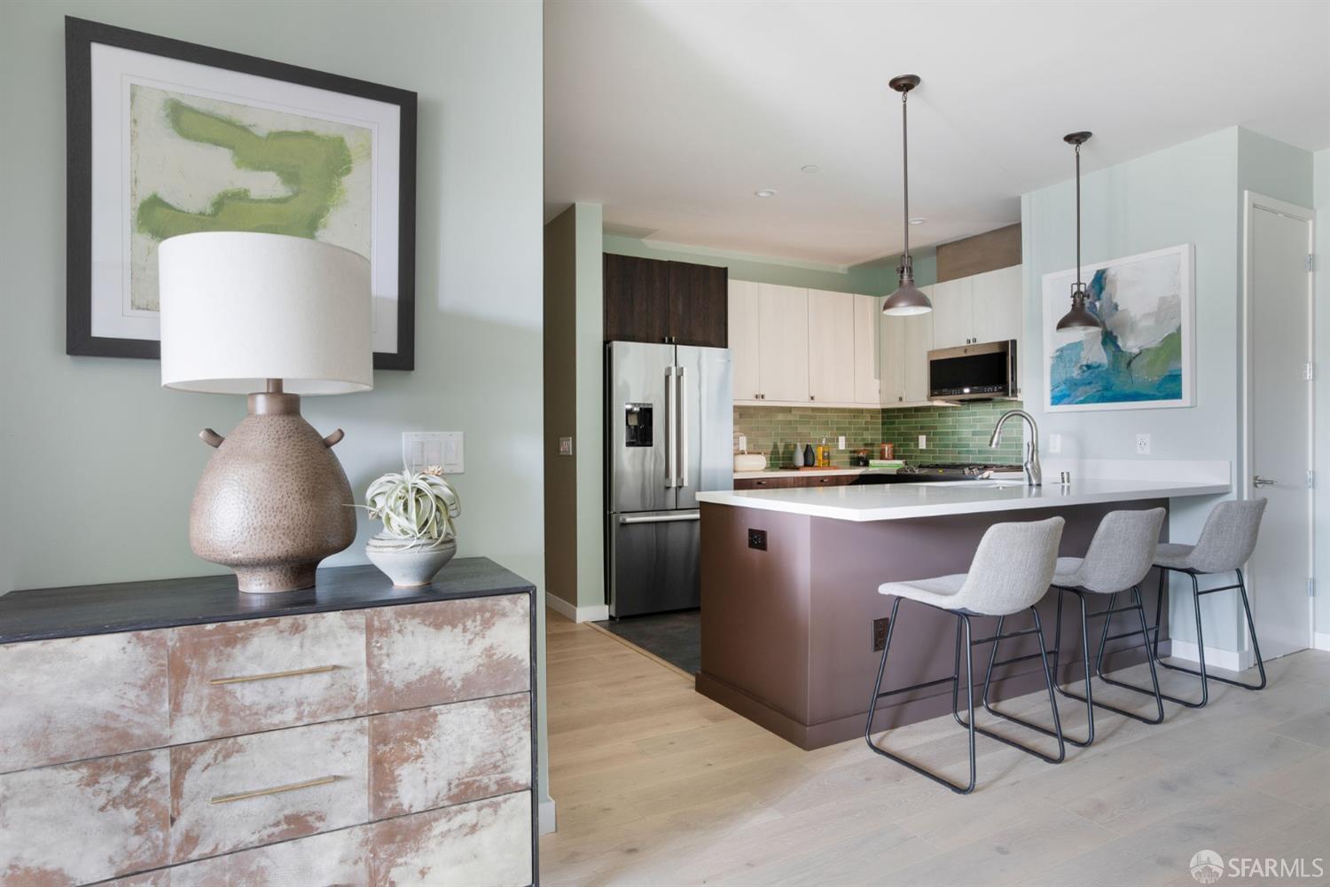 Photo #6: 424036892 Listing 
