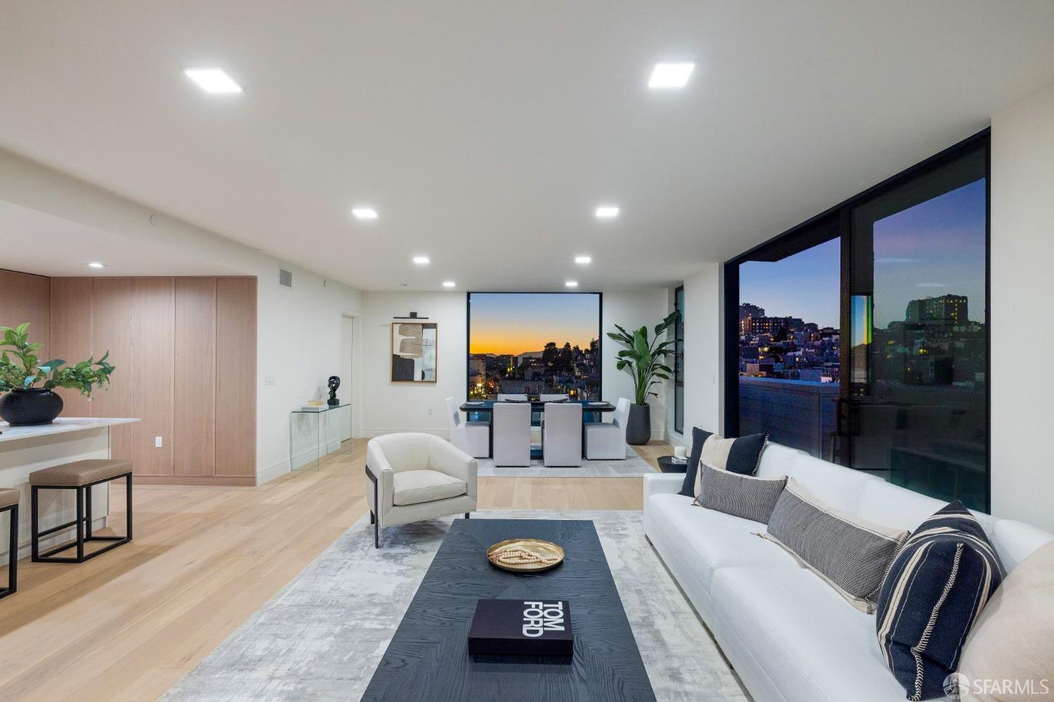 Photo #5: 424033837 Listing 