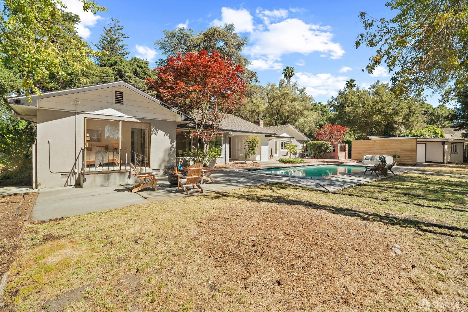 Detail Gallery Image 40 of 58 For 99 Irving Ave, Atherton,  CA 94027 - 5 Beds | 4 Baths