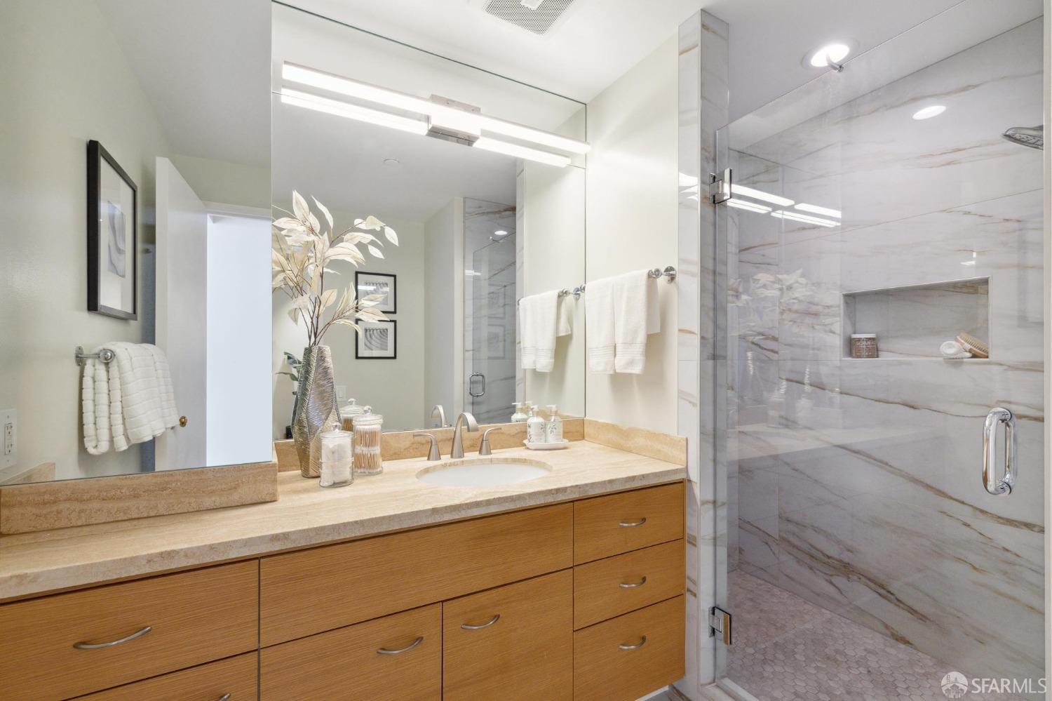 Detail Gallery Image 26 of 42 For 333 Bush St #3804,  San Francisco,  CA 94104 - 2 Beds | 2 Baths