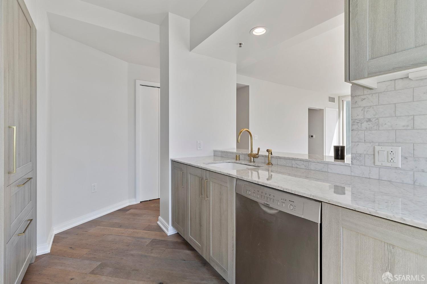 Detail Gallery Image 5 of 44 For 401 Harrison St 5f,  San Francisco,  CA 94105 - 2 Beds | 2 Baths