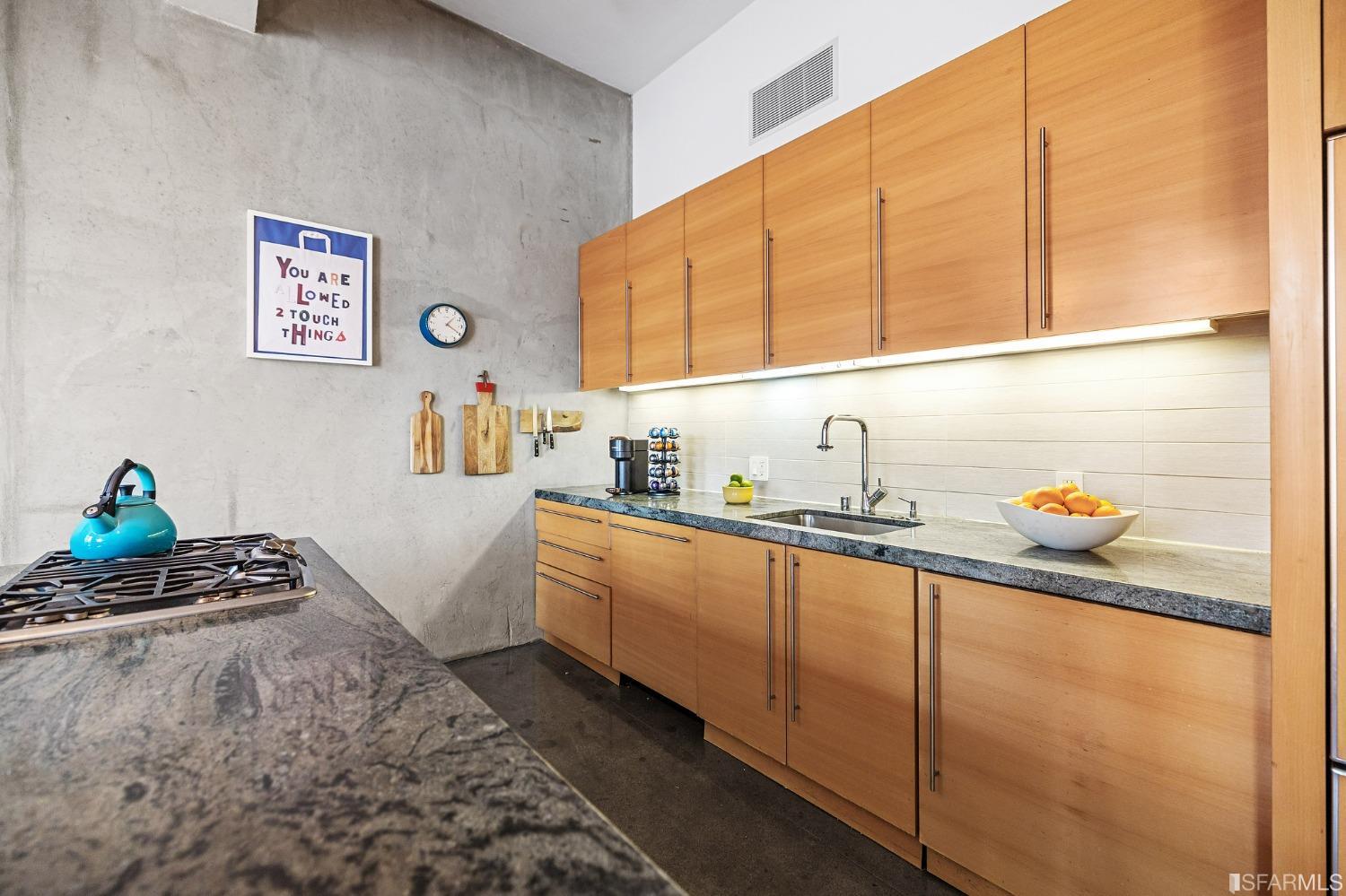 Detail Gallery Image 12 of 34 For 2 Mint Plz #408,  San Francisco,  CA 94103 - 1 Beds | 1 Baths