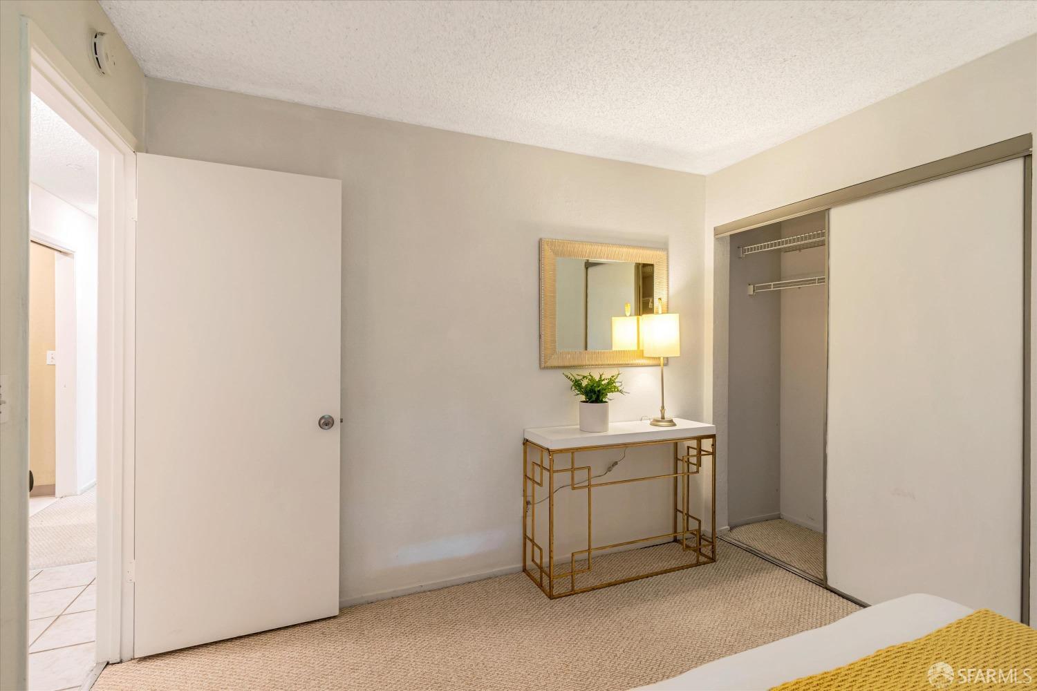 Detail Gallery Image 12 of 29 For 1302 Ridge Ct, San Francisco,  CA 94134 - 3 Beds | 2 Baths