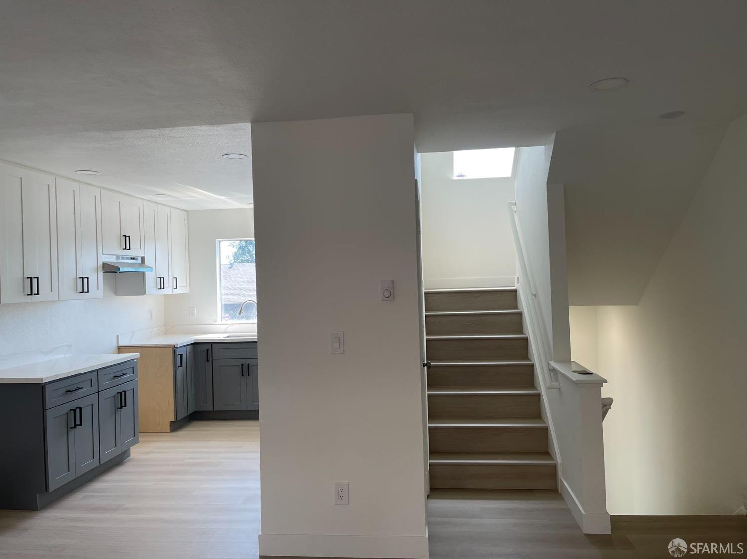 Detail Gallery Image 8 of 25 For 2444 Frances St #3,  Oakland,  CA 94601 - 2 Beds | 1/1 Baths