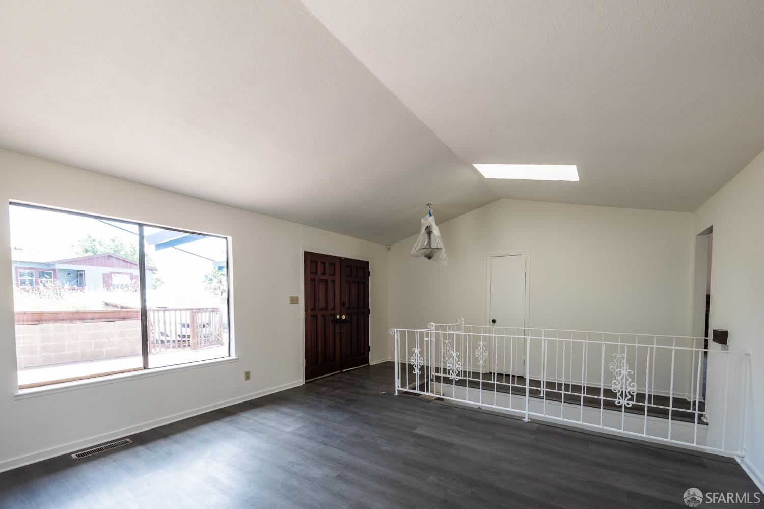 Detail Gallery Image 5 of 40 For 2127 167th Ave, San Leandro,  CA 94578 - 4 Beds | 2/1 Baths