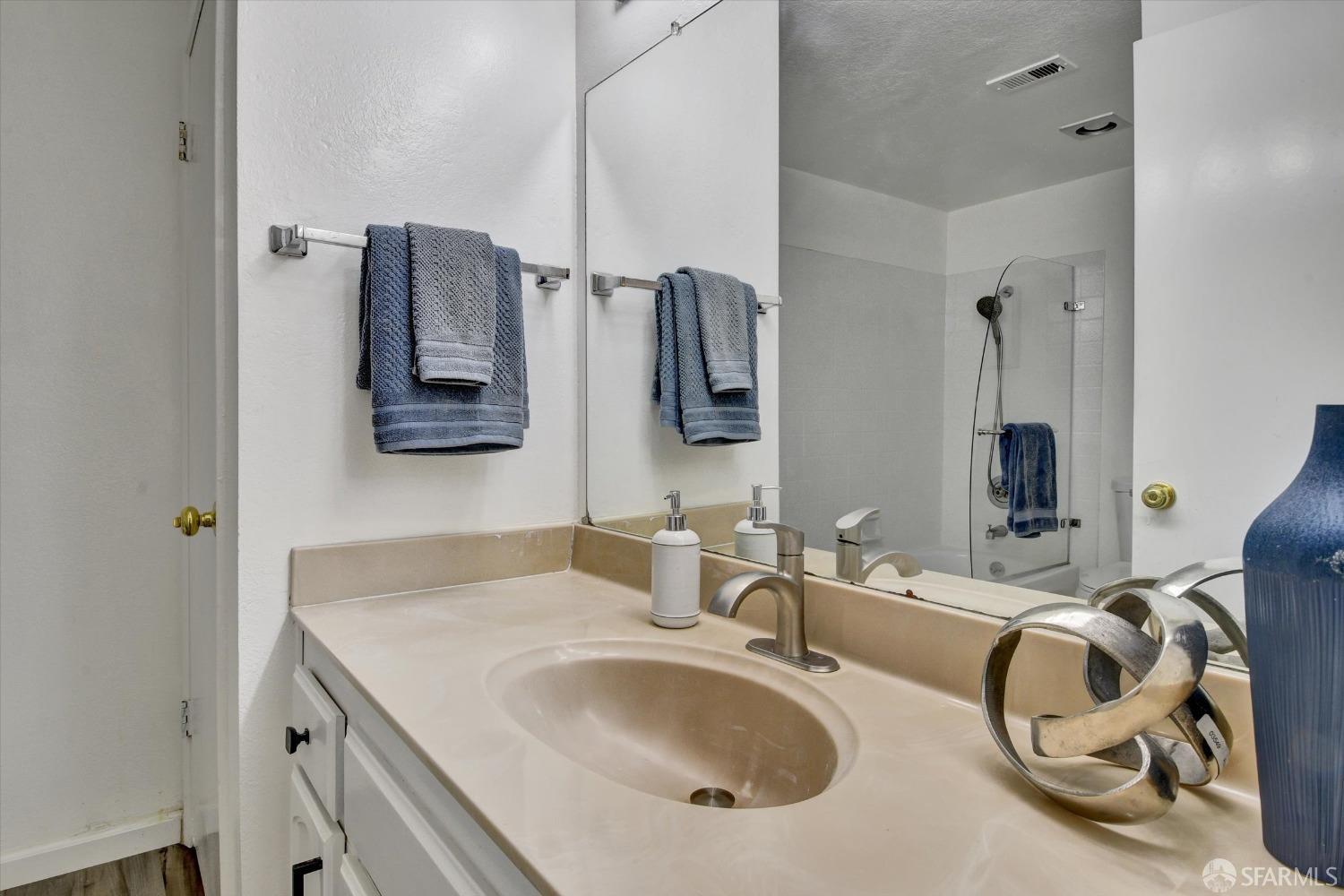 Detail Gallery Image 28 of 41 For 1781 Vista Del Sol, San Mateo,  CA 94404 - 2 Beds | 2 Baths