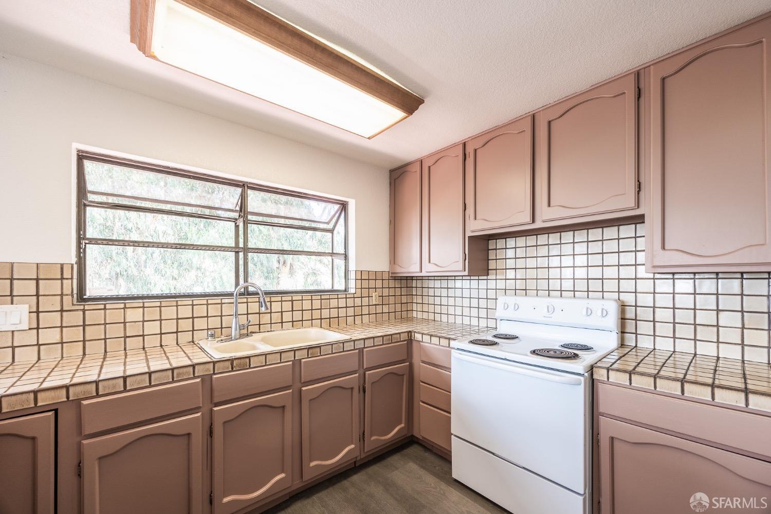 Detail Gallery Image 11 of 40 For 2127 167th Ave, San Leandro,  CA 94578 - 4 Beds | 2/1 Baths