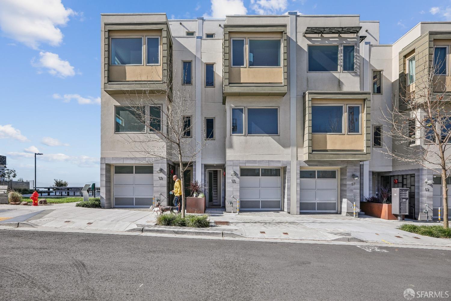 Detail Gallery Image 2 of 14 For 67 Kirkwood Ave, San Francisco,  CA 94124 - 3 Beds | 2/1 Baths