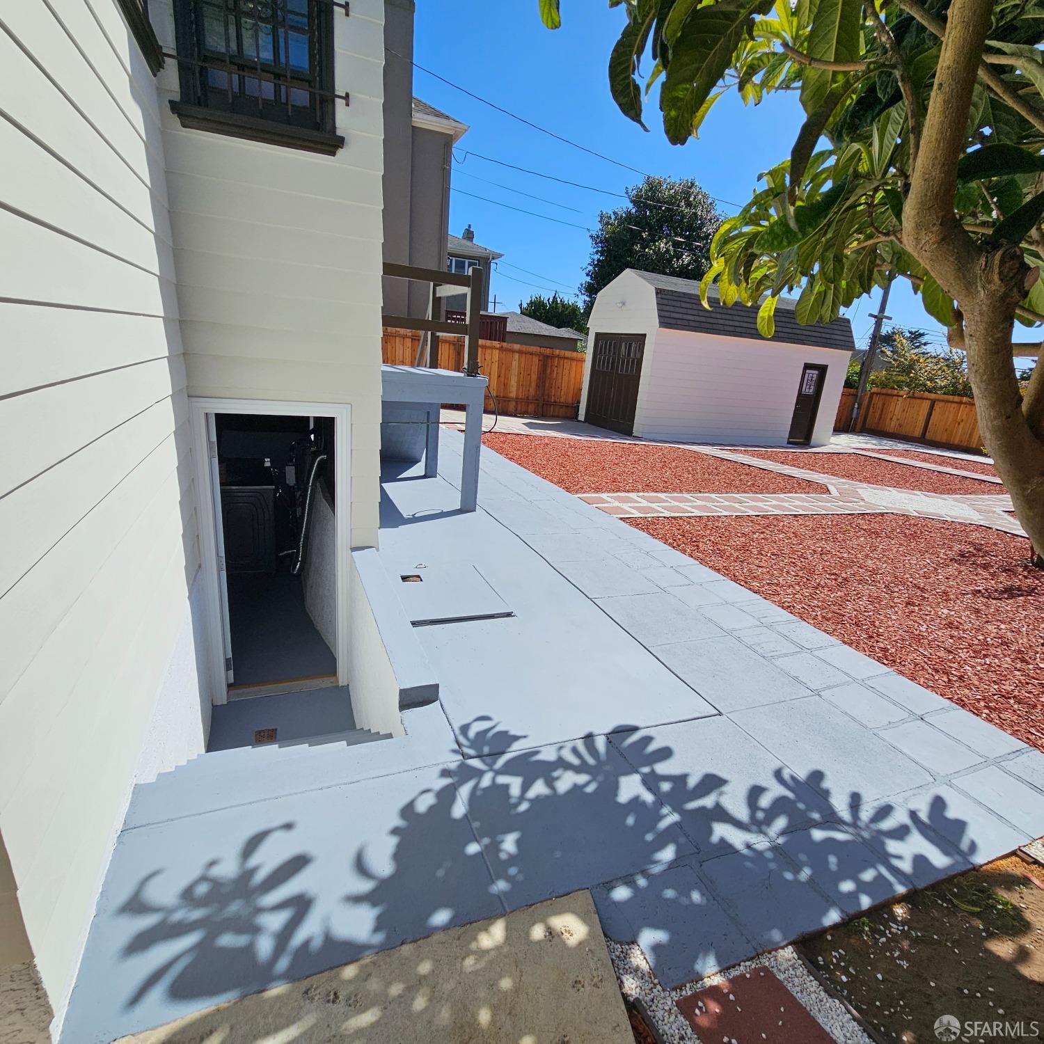 Detail Gallery Image 27 of 43 For 81 Alviso St, San Francisco,  CA 94127 - 2 Beds | 1/1 Baths