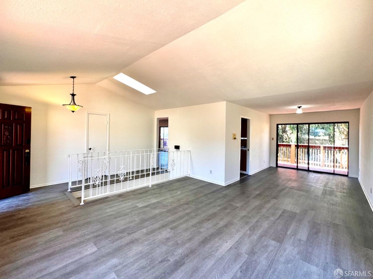 Detail Gallery Image 3 of 40 For 2127 167th Ave, San Leandro,  CA 94578 - 4 Beds | 2/1 Baths