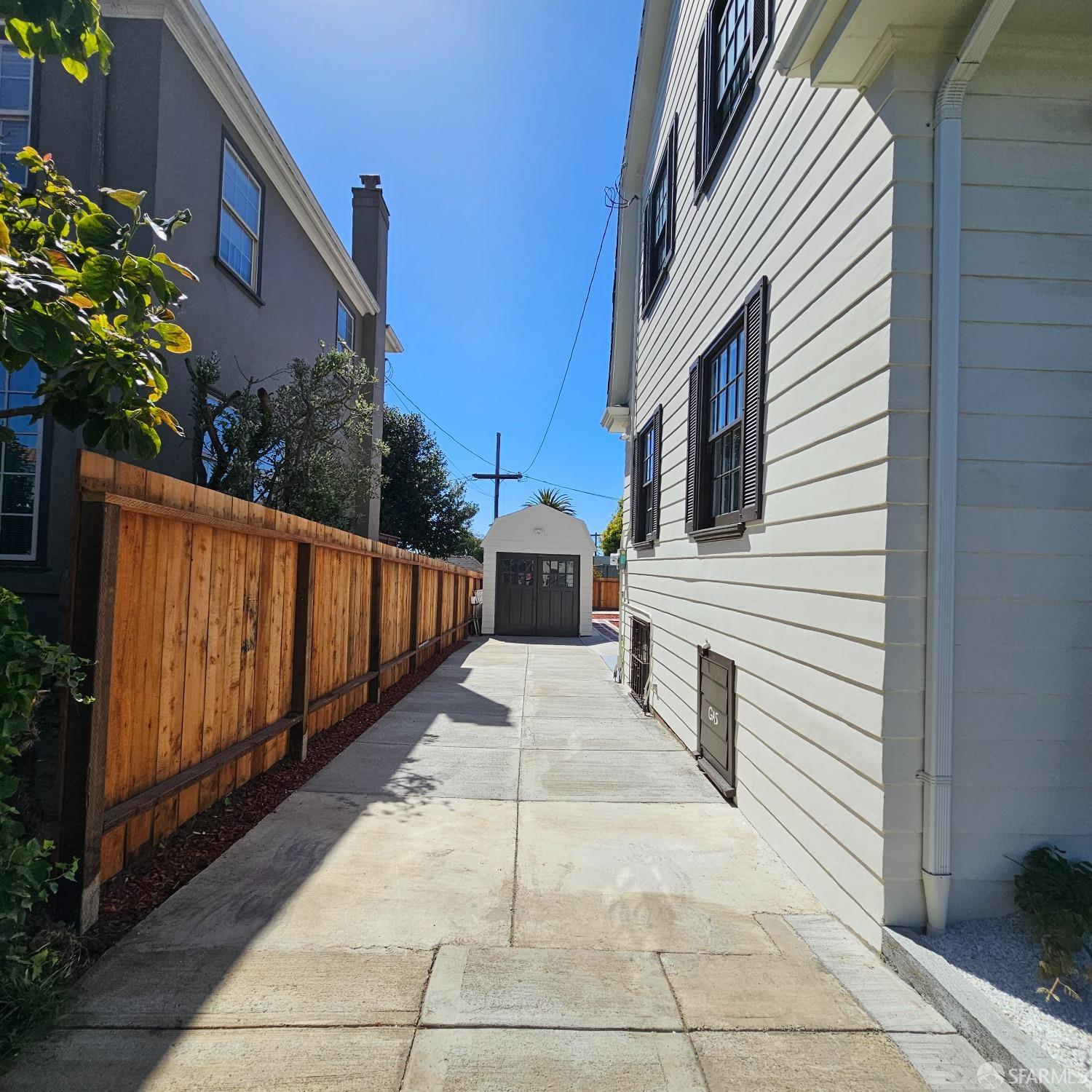 Detail Gallery Image 35 of 43 For 81 Alviso St, San Francisco,  CA 94127 - 2 Beds | 1/1 Baths