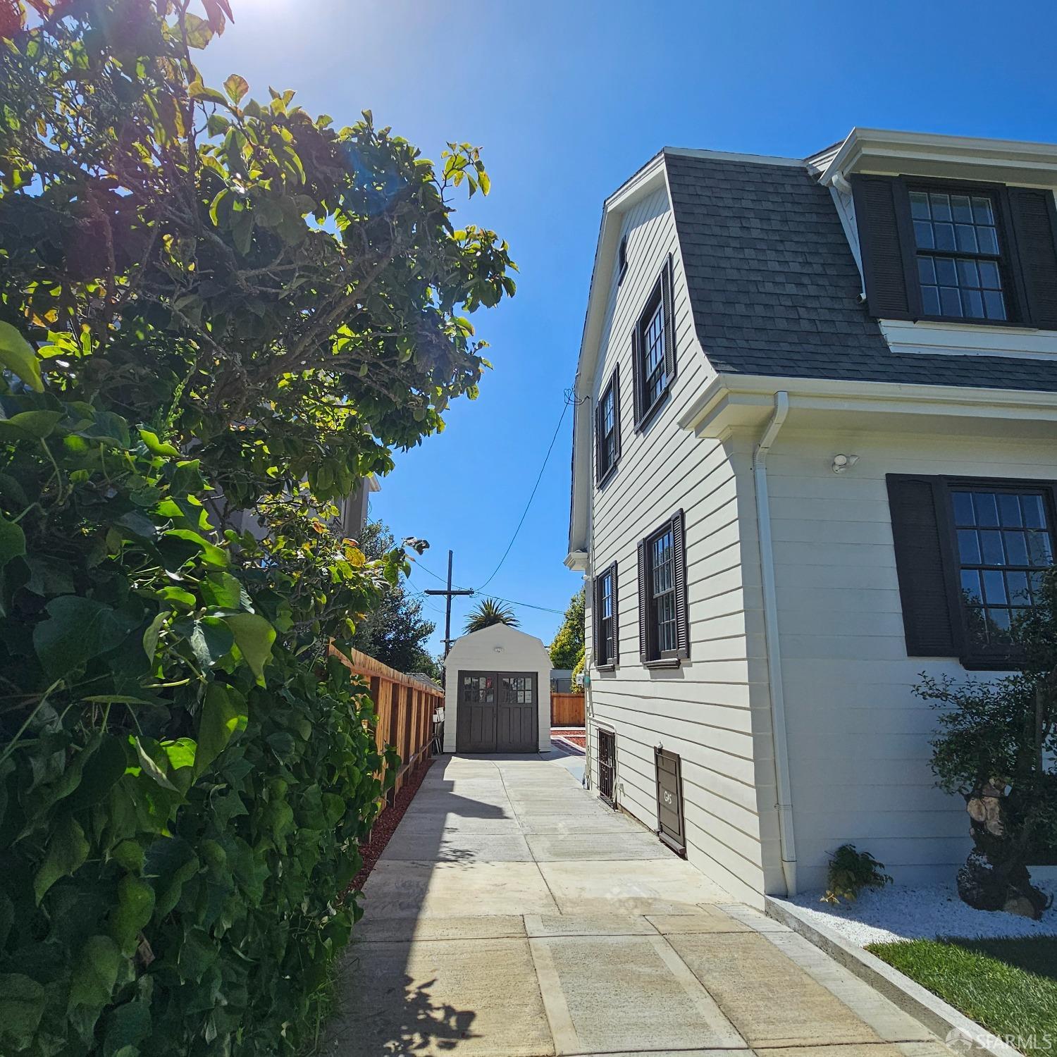 Detail Gallery Image 38 of 43 For 81 Alviso St, San Francisco,  CA 94127 - 2 Beds | 1/1 Baths