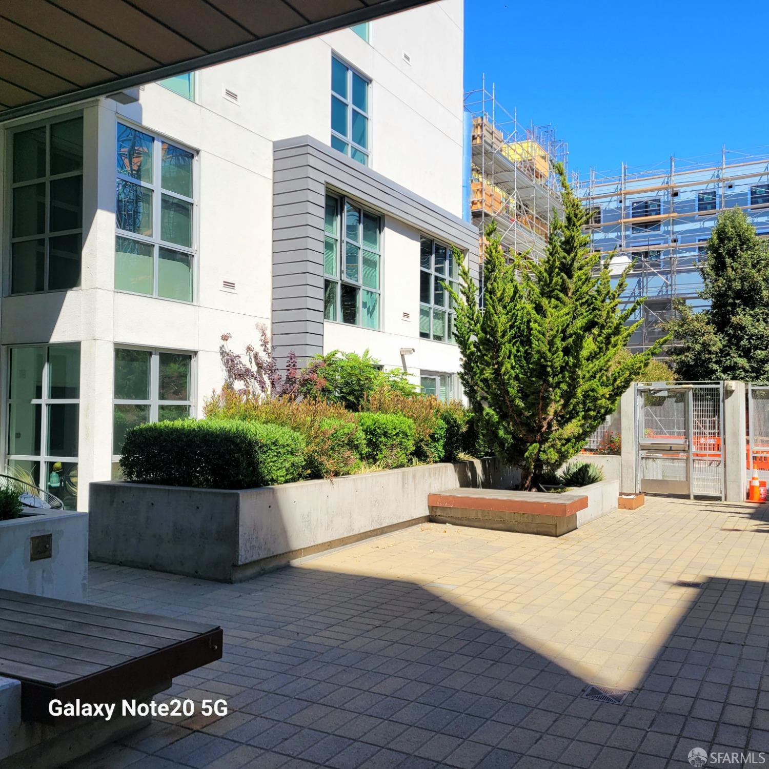 Detail Gallery Image 4 of 52 For 451 Donahue St #401,  San Francisco,  CA 94124 - 2 Beds | 2 Baths