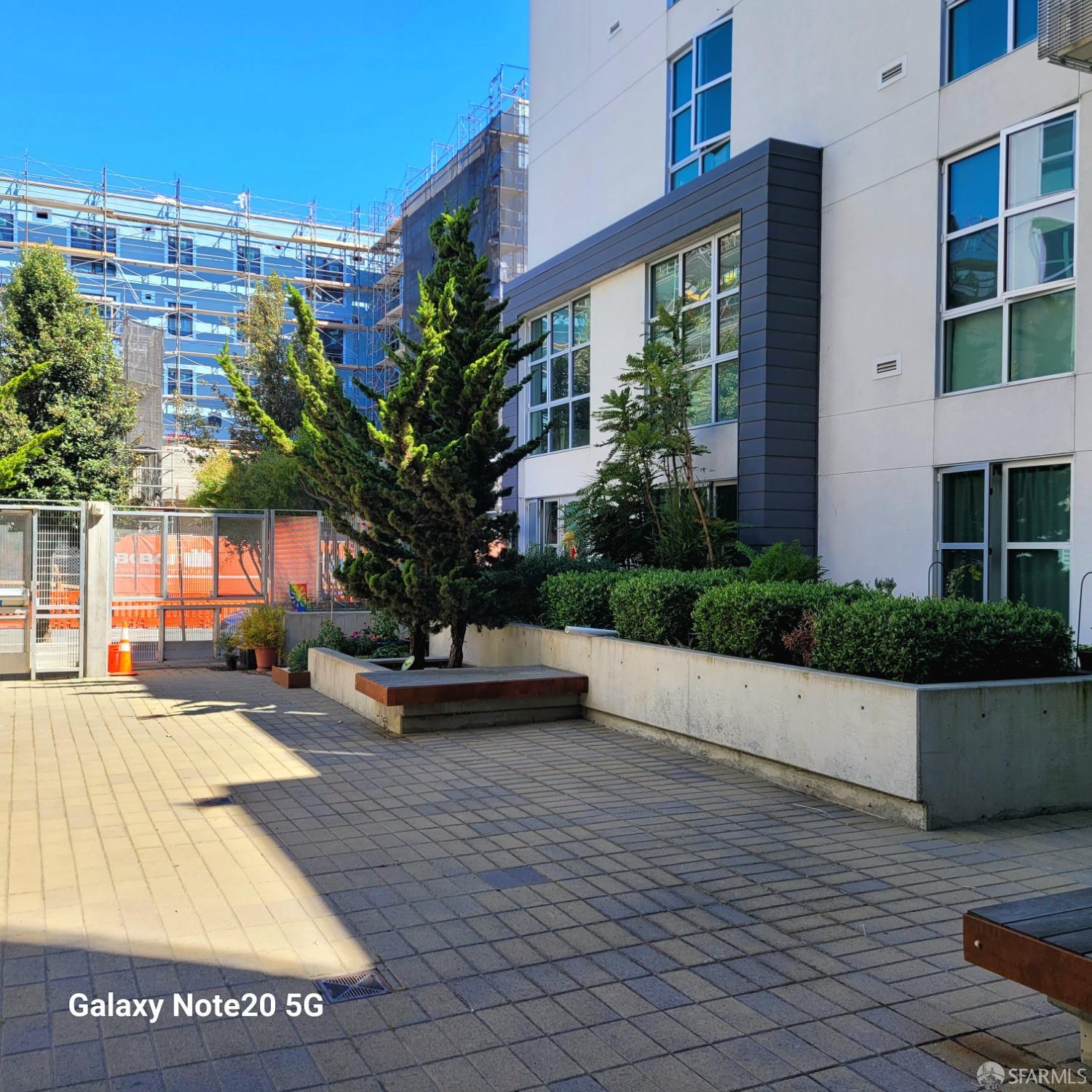 Detail Gallery Image 5 of 52 For 451 Donahue St #401,  San Francisco,  CA 94124 - 2 Beds | 2 Baths