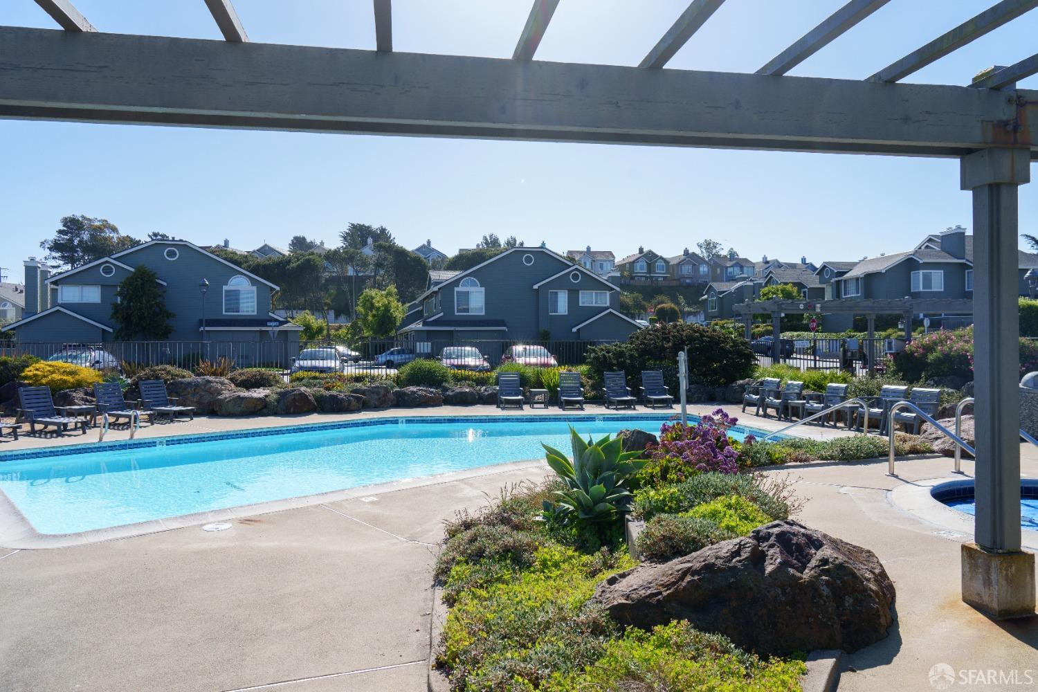 Detail Gallery Image 9 of 49 For 1311 Danberry Ln, Daly City,  CA 94014 - 2 Beds | 2/1 Baths