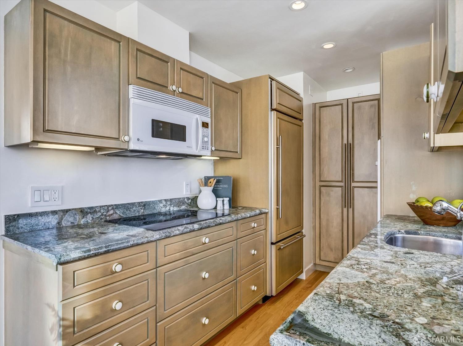 Detail Gallery Image 17 of 78 For 1190 Sacramento St #10,  San Francisco,  CA 94108 - 2 Beds | 2 Baths